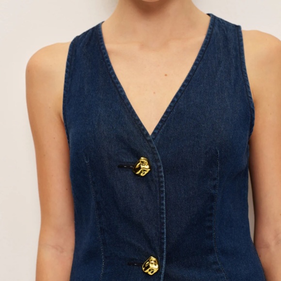Commense Dark Blue Sleeveless button front top - Picture 6 of 12